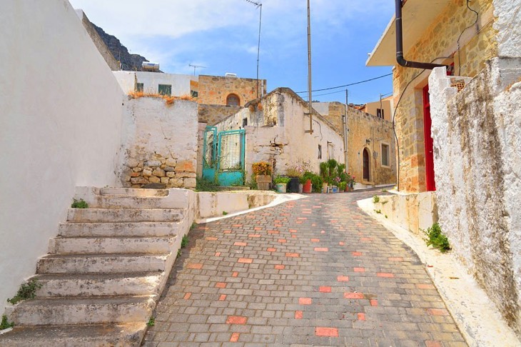How to Get from Heraklion Airport to Piskopiano?  Taxi, Bus & Car Rental
